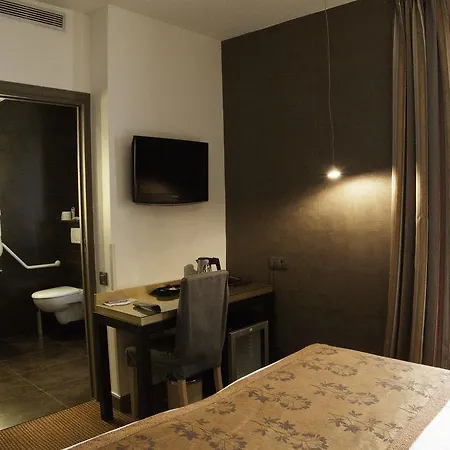 Hotel Logis 15 Montparnasse 4*