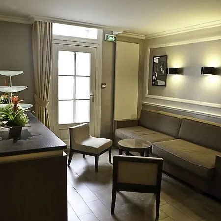 Logis 15 Montparnasse Hotel 4*