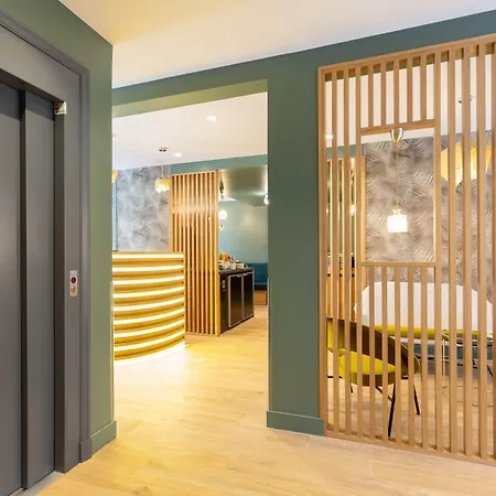 Hotel Logis 15 Montparnasse 4*
