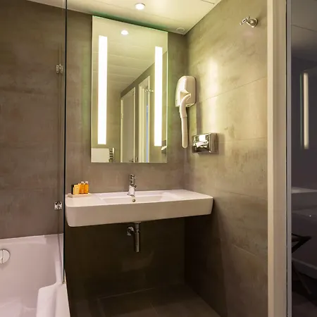 Logis 15 Montparnasse 4* Parigi
