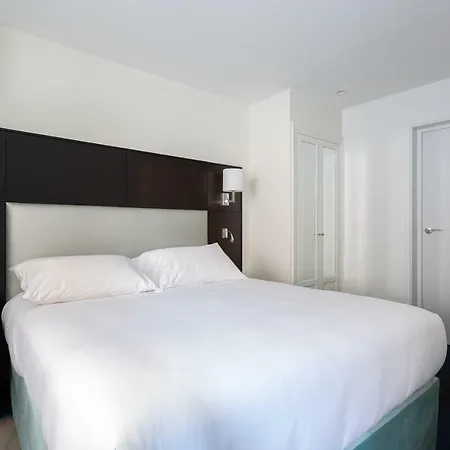 Logis 15 Montparnasse 4* Parigi