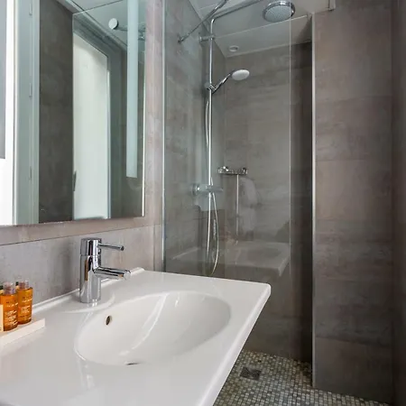 Logis 15 Montparnasse Hotel 4*